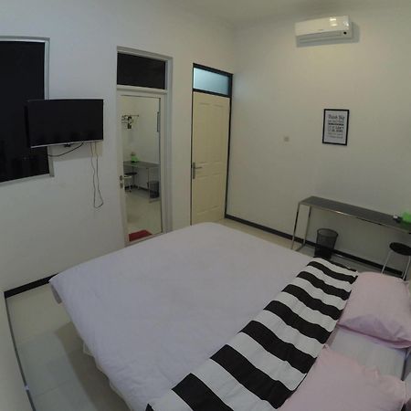 Mess Inn Semarang Zewnętrze zdjęcie