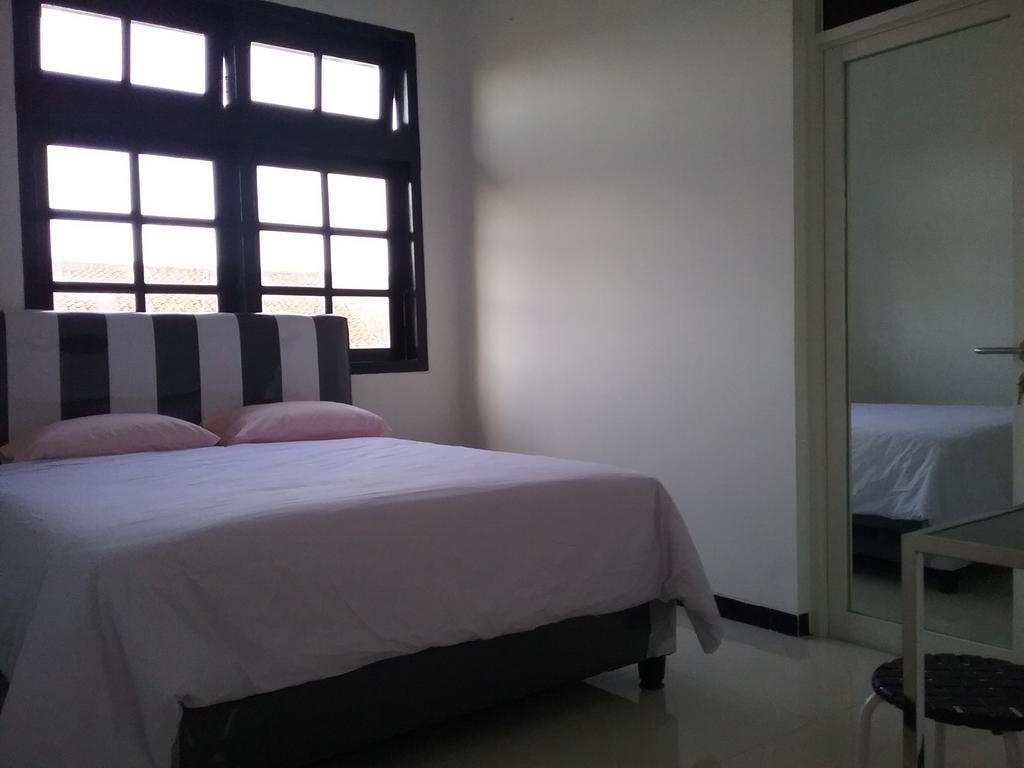 Mess Inn Semarang Pokój zdjęcie