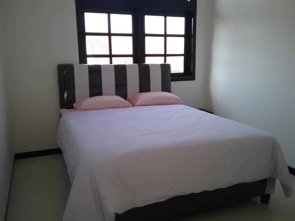 Mess Inn Semarang Pokój zdjęcie