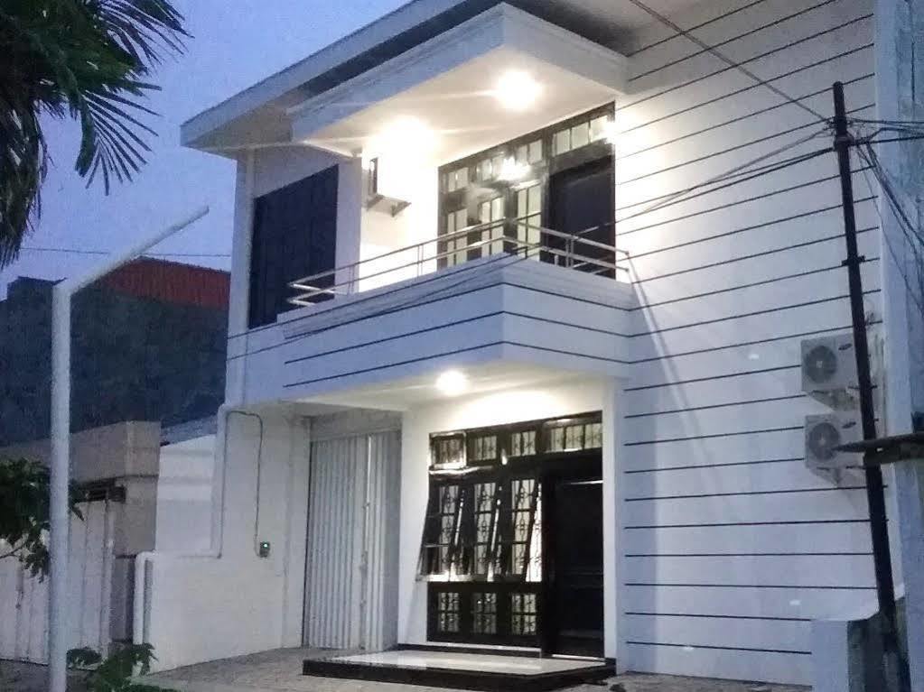 Mess Inn Semarang Zewnętrze zdjęcie