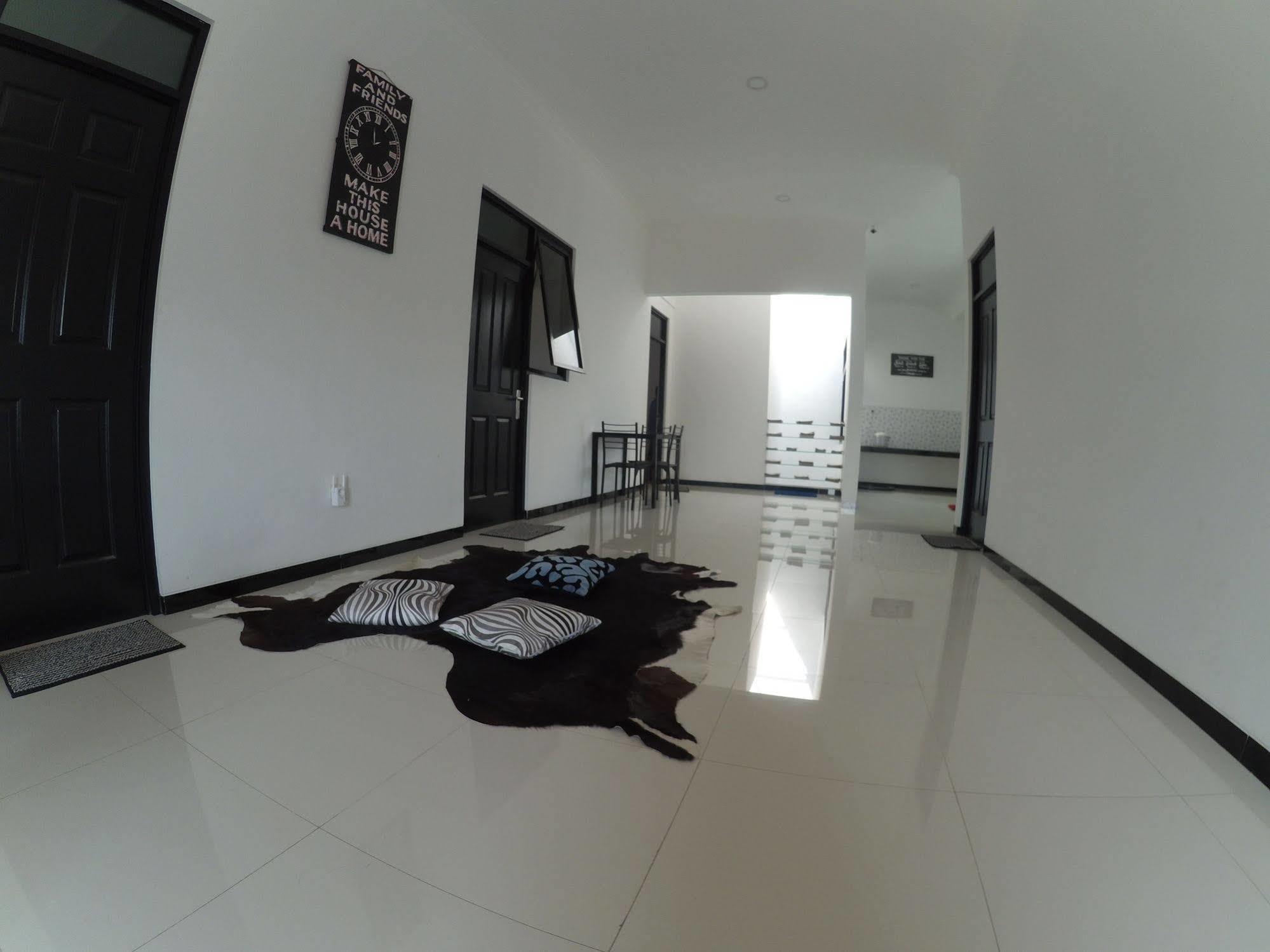 Mess Inn Semarang Zewnętrze zdjęcie